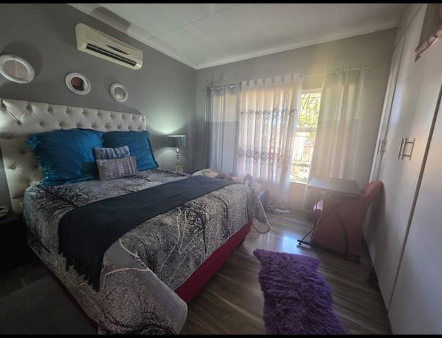 2 BEDROOM TOWNHOUSE FOR SALE IN VANDERBIJLPARK CE 2